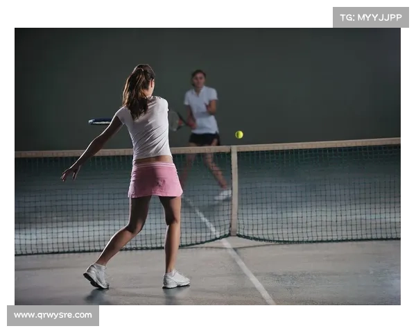 网球赛场高潮迭起紧张时刻每一次回合都可能决定胜负的激烈对决 网球赛场高潮迭起紧张时刻每一次回合都可能决定胜负的激烈对决