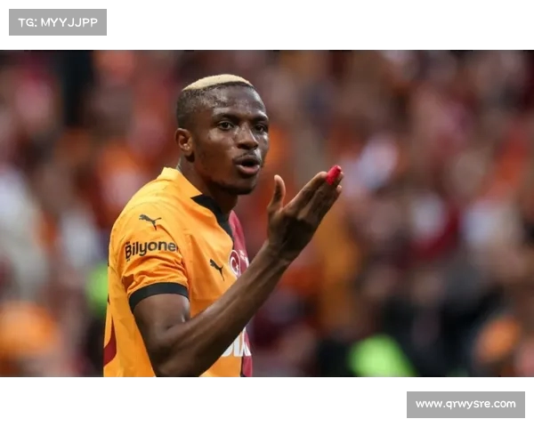 那不勒斯球迷横幅侮辱奥斯梅恩称乡巴佬并提醒马拉多纳曾在此踢球 那不勒斯球迷横幅侮辱奥斯梅恩称乡巴佬并提醒马拉多纳曾在此踢球